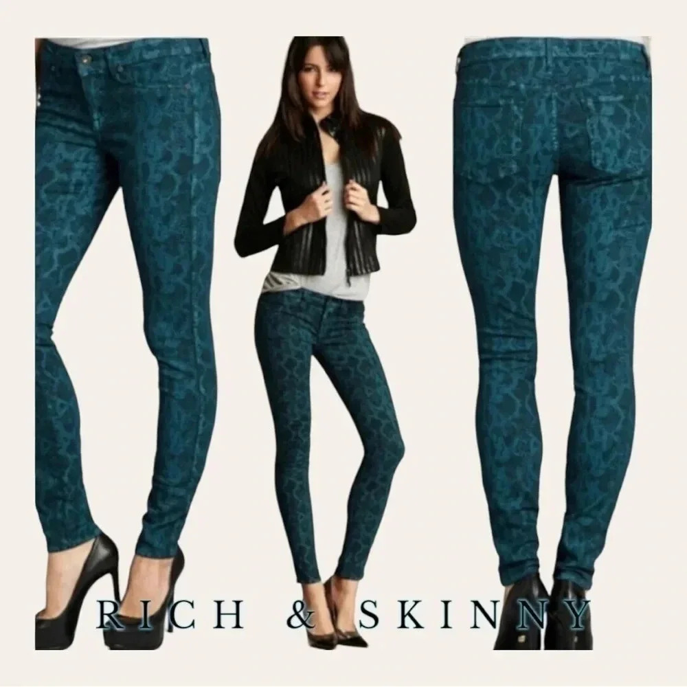 0831. RICH AND SKINNY SIZE 28 SNAKE SKIN PRINTED JEANS TEAL IN COLOR